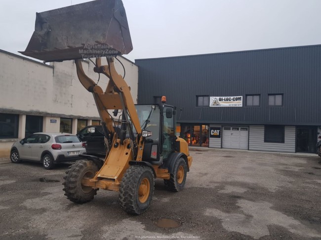 CATERPILLAR - 906H - Chargeur à pneus